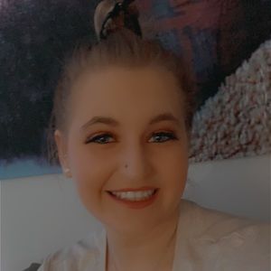 Meet your Posher, Devyn